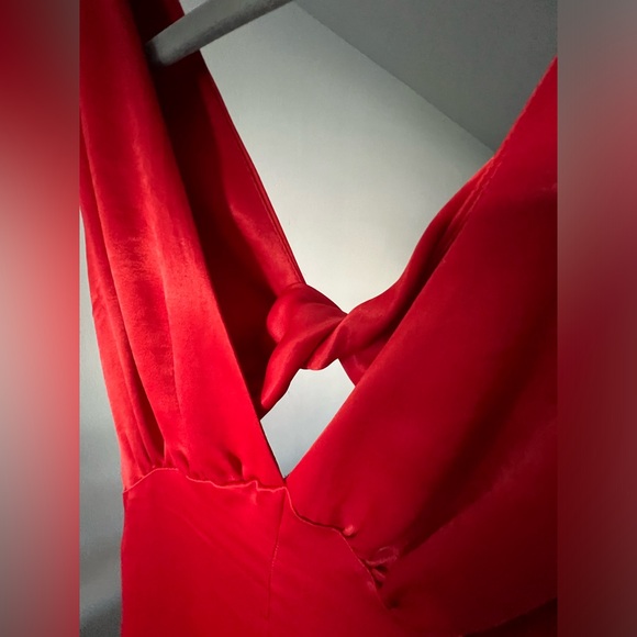 Vibrant red satin midi dress, Zara, Small - Picture 2 of 6